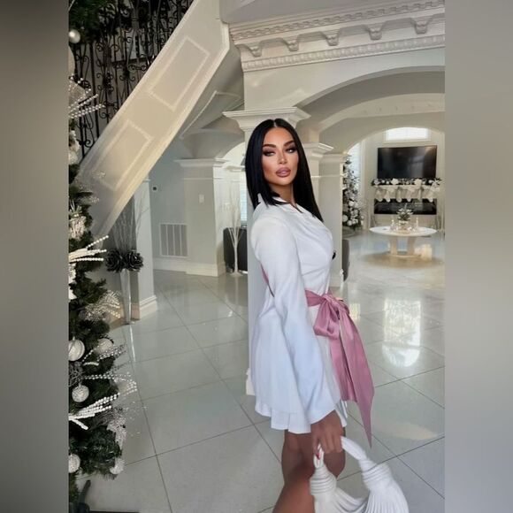 I am the Present Blazer Dress by Yaylee Large Back Pink Bow White Mini Dress SzS - Picture 4 of 16